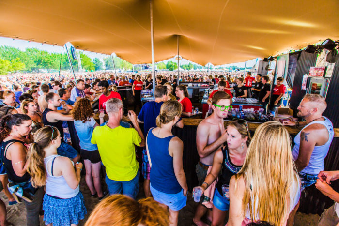 festival-tent-zand_setvexy-77-2